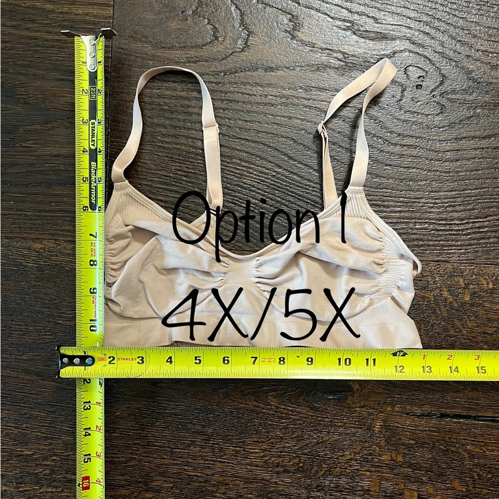5. SKIMS Seamless Sculpt Bralette - Picture 4 of 16